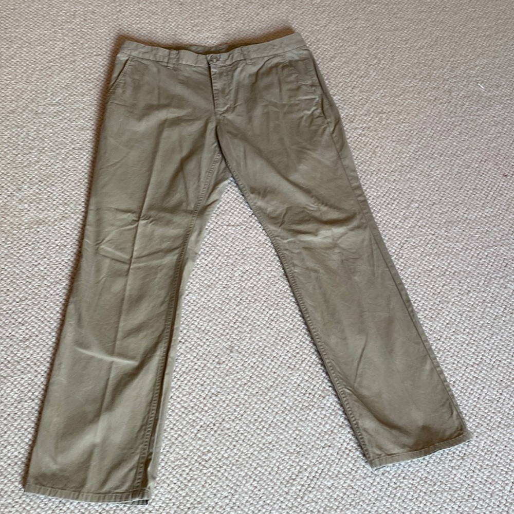 Tan Bonobos men dress pants.